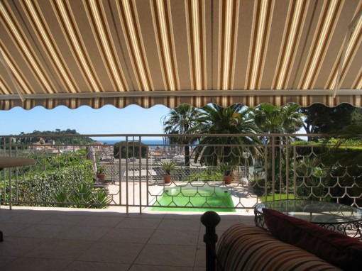 store de terrasse par PROFERM 06 à Nice