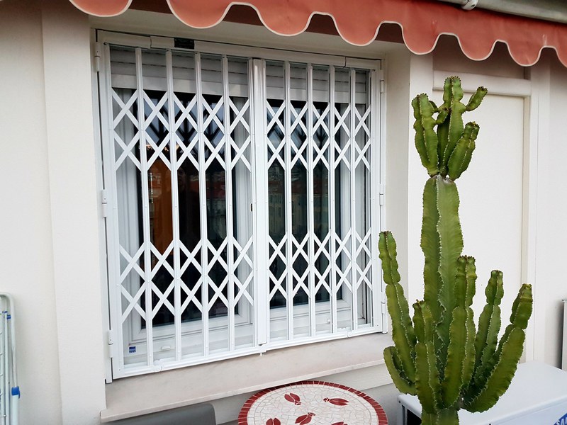 galvaniser les portes de sécurité en acier grilles rétractables grille  fenêtre